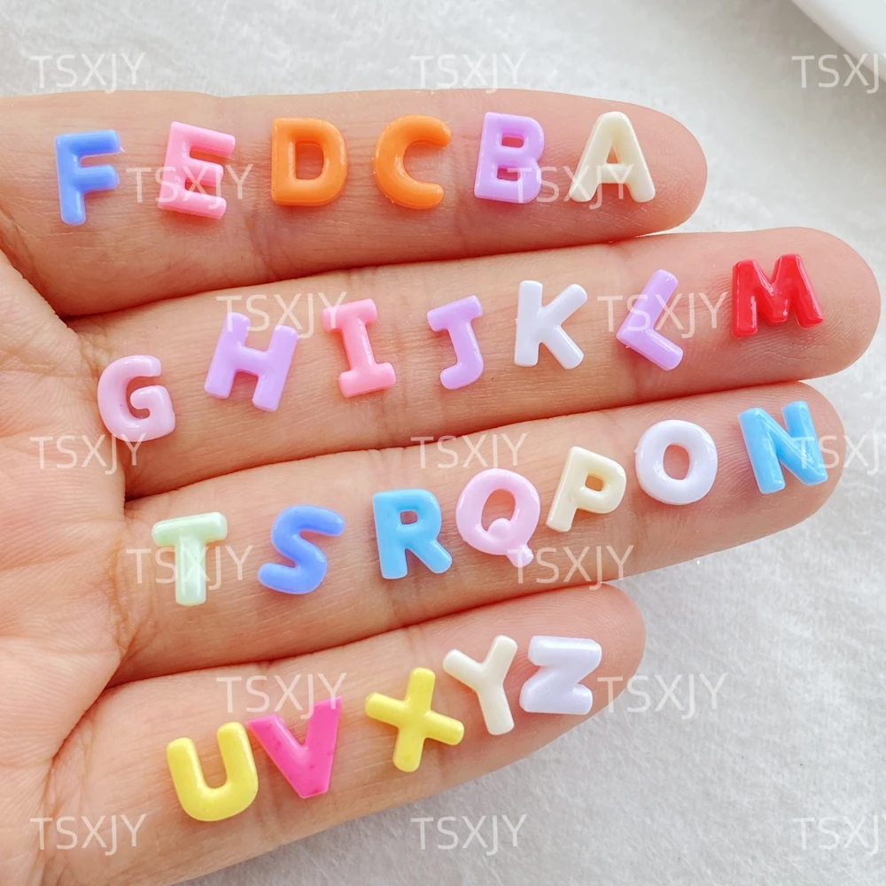 100 قطعة الكرتون الراتنج الصغيرة الملونة 26 رسائل مسمار الفن شقة الظهر حجر التماثيل سجل القصاصات DIY بها بنفسك مجوهرات ديكور الحرف