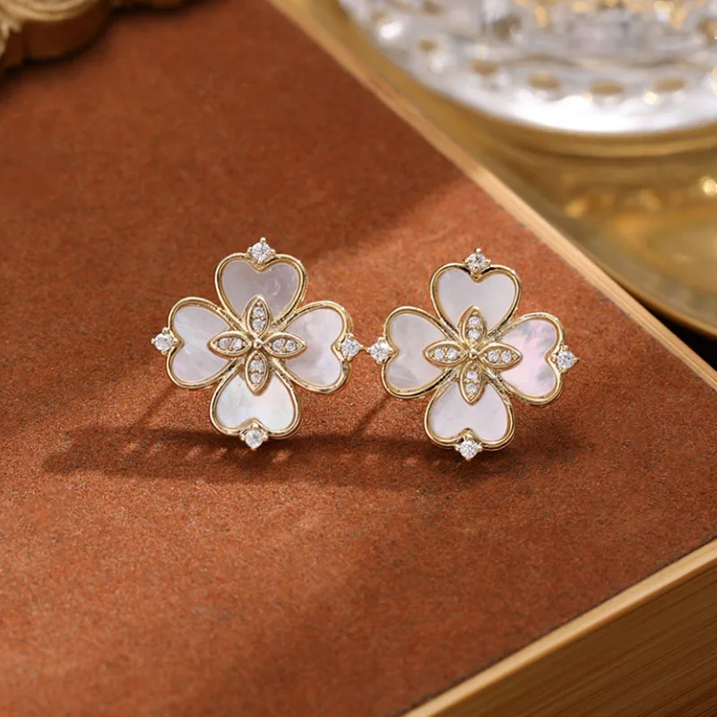 

Bobokiki Jewelry Personalized Flowers Titanium Steel Micro-Inlaid AAA Zircon Silver Needle Luxury Palace Retro Shell Earrings