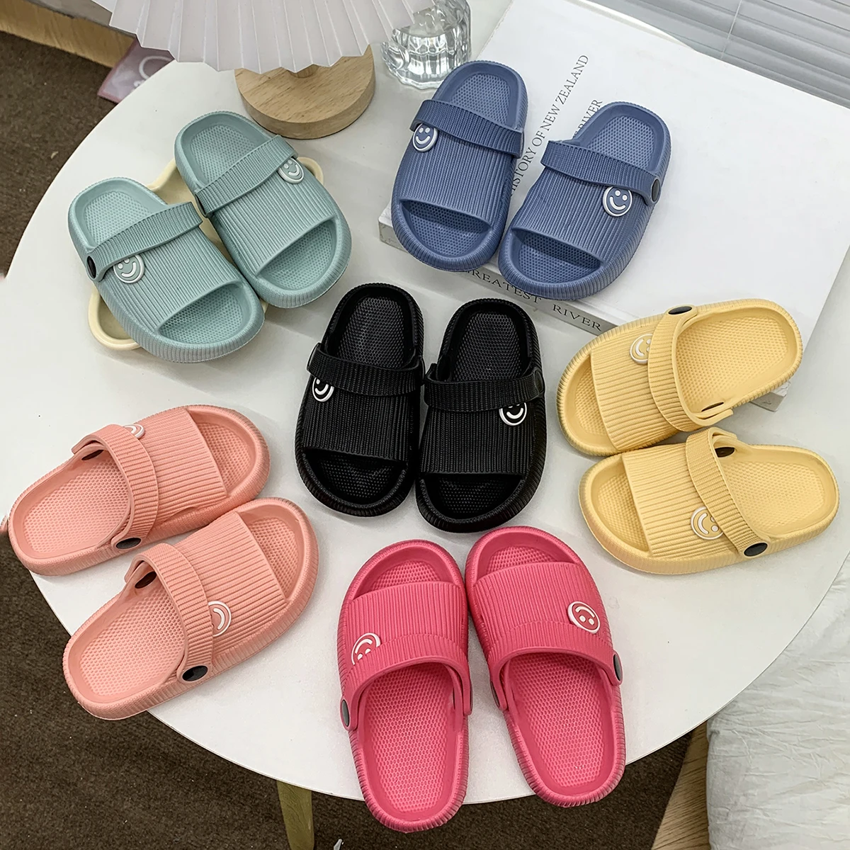Cool Smile Pattern Boys' Waterproof Sandals - Lightweight And Breathable Children's Beach And Pool-specific Shoes