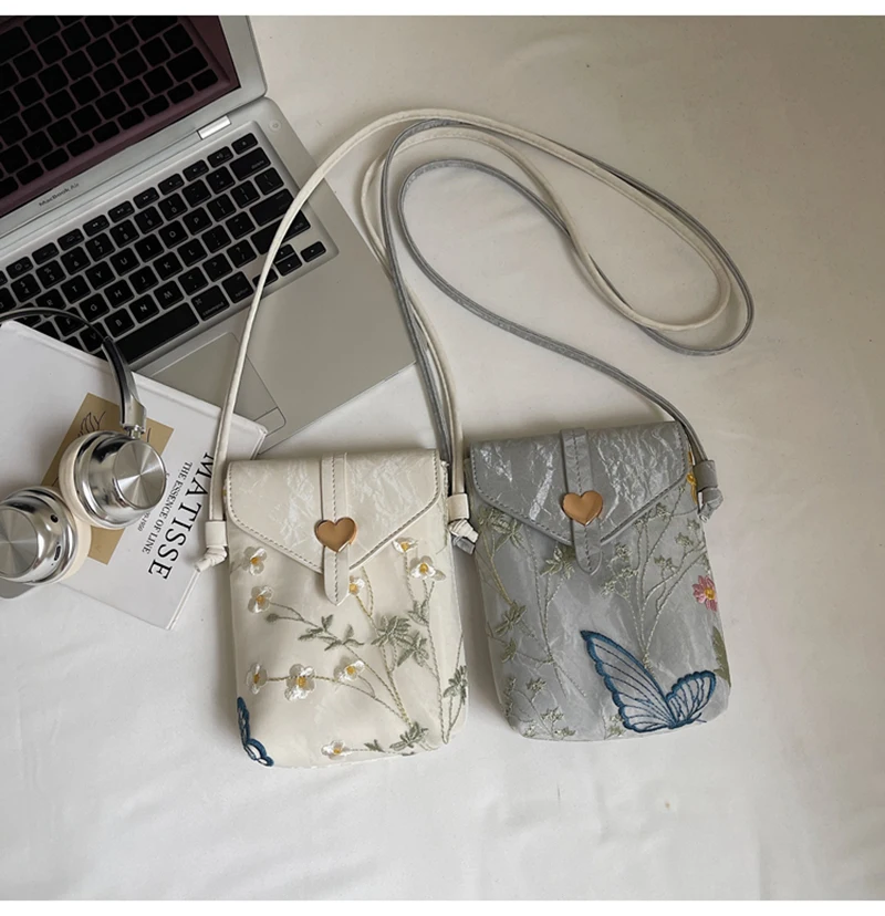 

2025 New Butterfly Flower Embroidered Mobile Phone Bag Versatile Mini Shoulder Crossbody Bag Lightweight Women's Small Bag