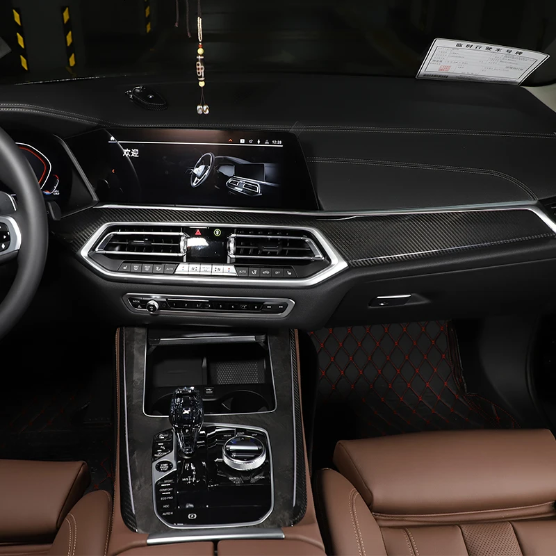 Carbon Fiber Dashboard Panel for BMW X5/X6 - usage example