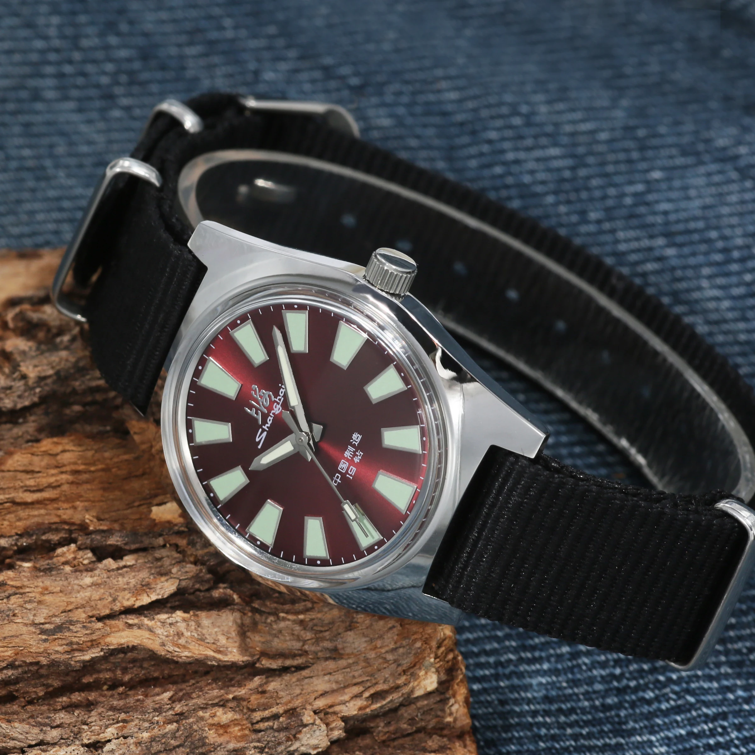 China Shanghai Dress Watch Vintage Collector Timepiece Gift for Gentlemen Wholesale Drop Shipping Factory Supply