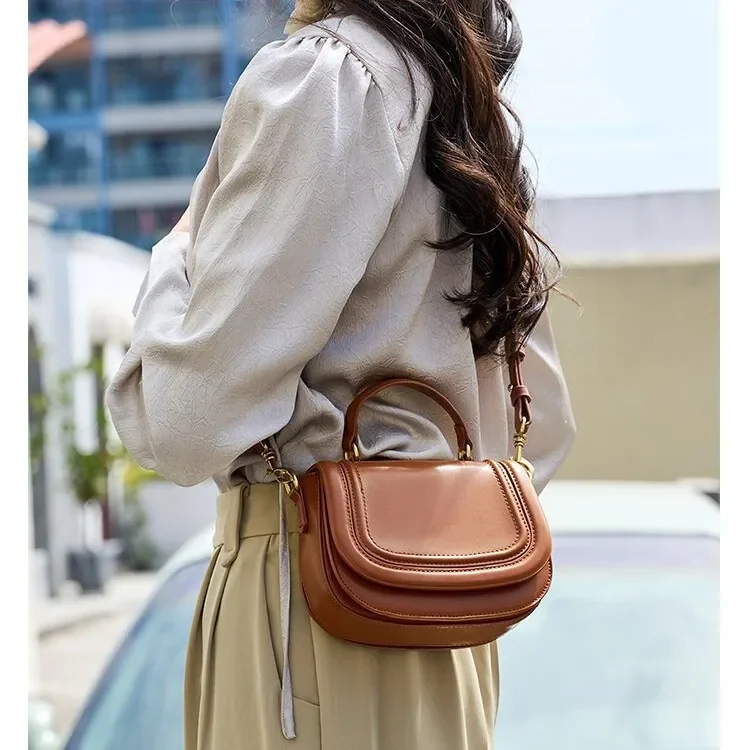 New Fashion Women's Shoulder Bag Classic Simple Solid Color Exquisite Crossbody Bag Leisure Commuter Clamshell Leather Bag image 2