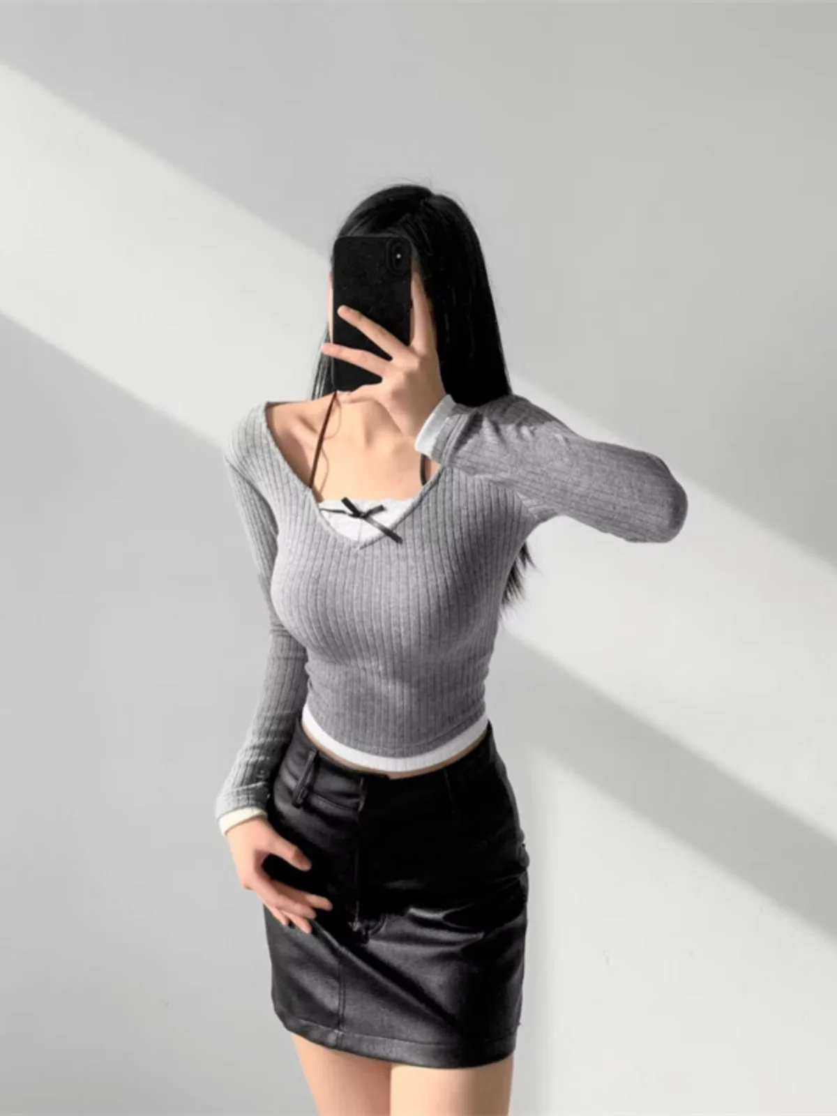 Cseta de Malha Fena de Manga Longa com Estilo de Balé, Detalhes em Renda e Laço Borboleta, Efeito de Duas Peças