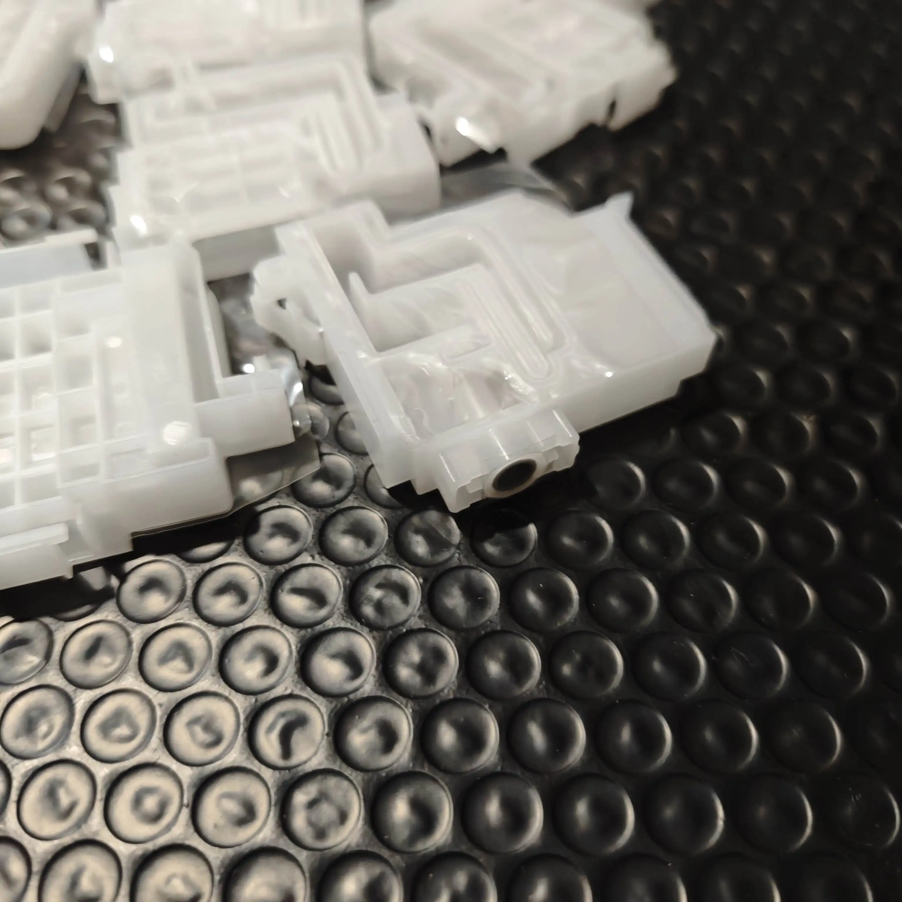 

L18050 Оригинальный новый демпфер чернил DTF принтера для Epson L8050 18100 ET8550 ET8500 5850 L8180 L8160 L18058 L8058 OEM демпфер чернил