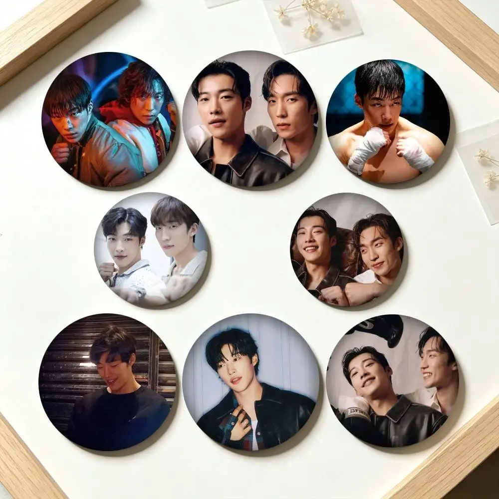 B-Bloodhounds  Kim Geon-woo 25 32 44 58 75mm Badges Personalized Round Brooches Pins Accessory Gift