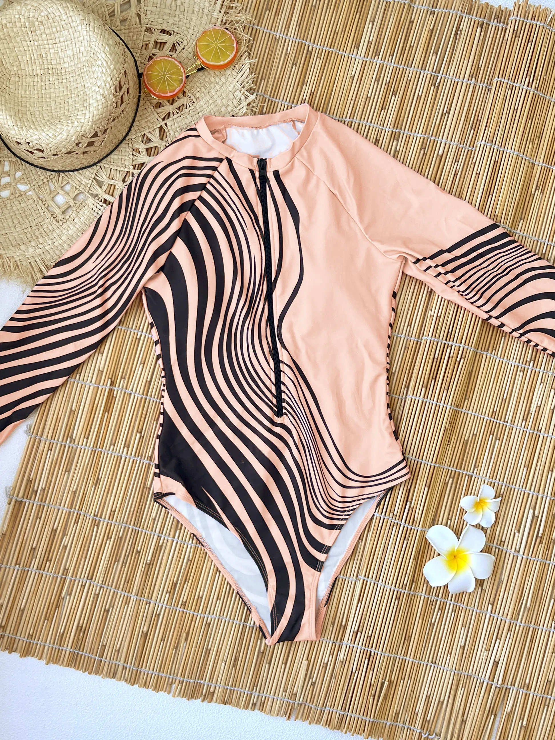 

2025 Новый сексуальный прозрачный цельный купальник идеально подходит для вечеринок и клубов с высоким вырезом, дизайн ног, женские купальники для вечеринок у бассейна