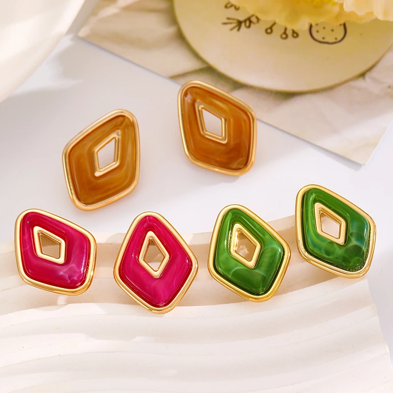 Vintage Unique Resin Rhombus Stud Earrings for Women Fashion Hollow Simple Elegant Geometric Earring Female Daily Jewelry
