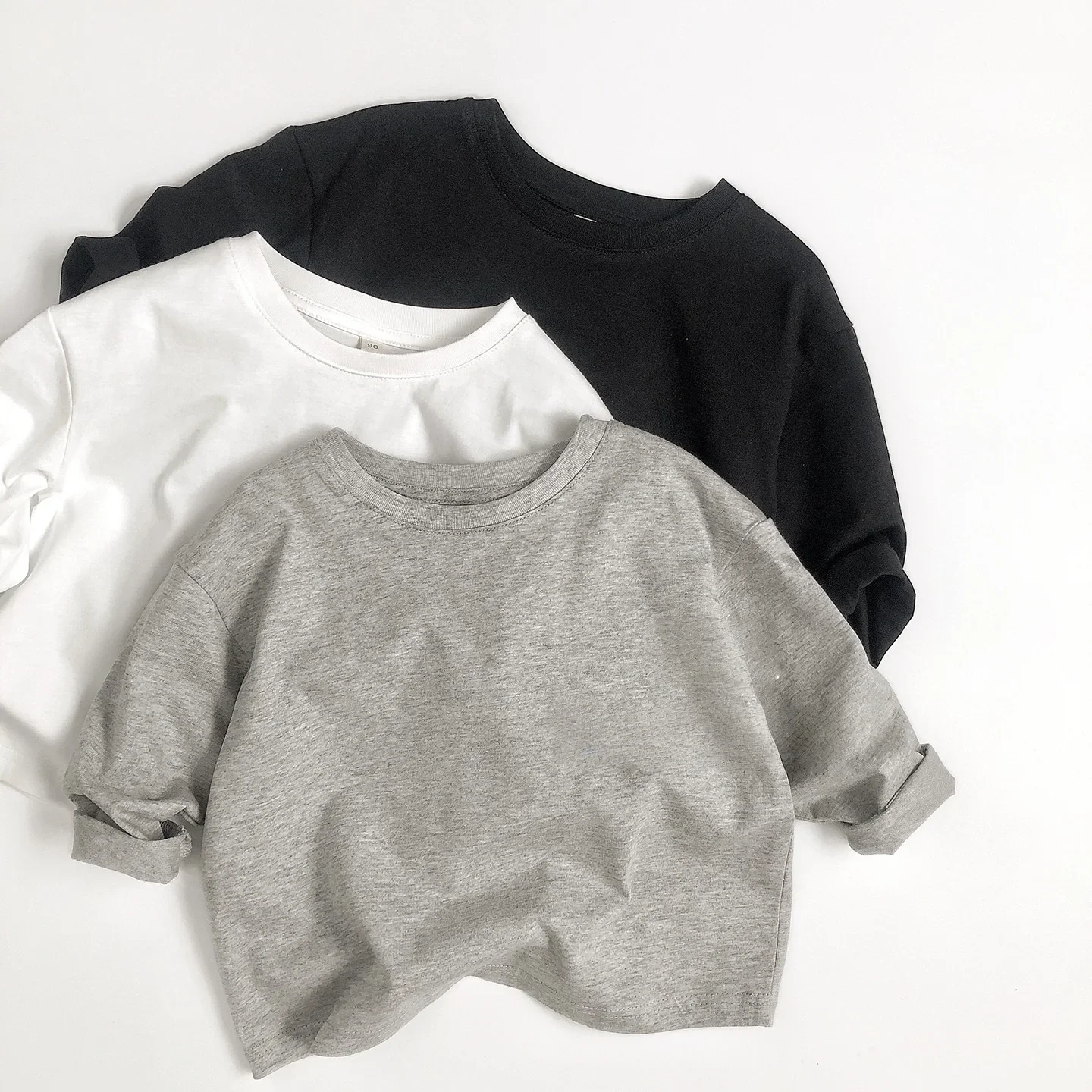 Weiches Unterhemd für Kinder, 2-7 Jahre, für Jungen und Mädchen, Baumwolle, lockeres Basic-T-Shirt, Frühlings-Kinderkleidung, einfarbig, lässiges Langarm-T-Shirt