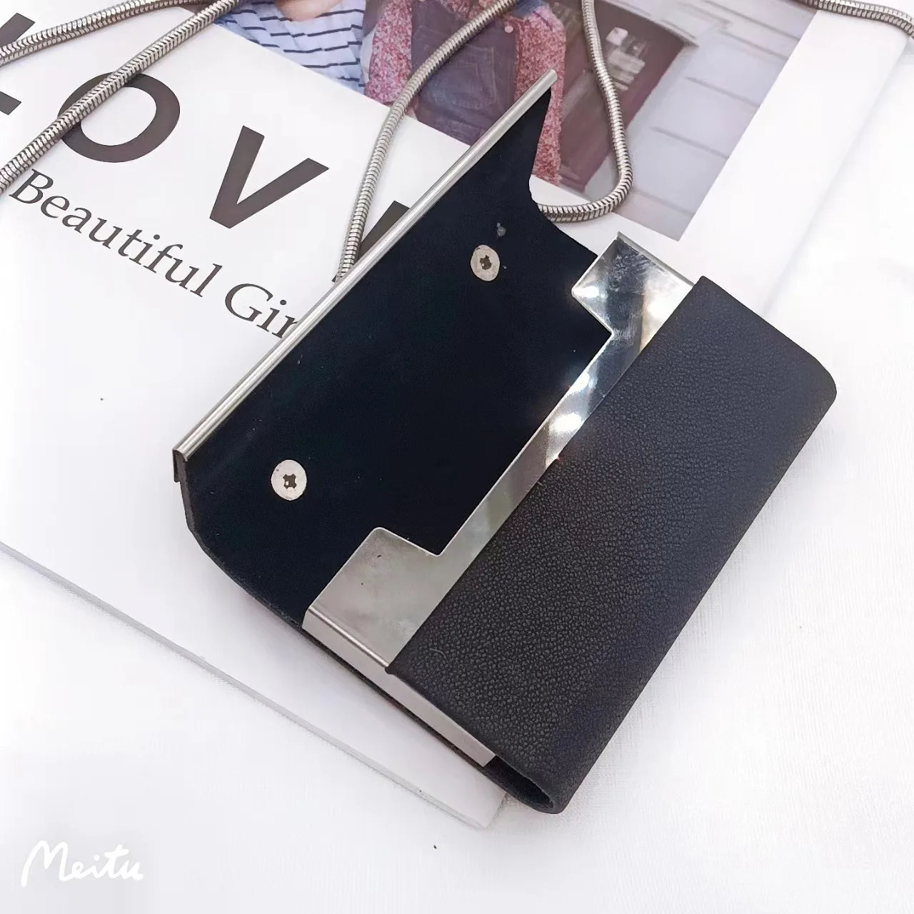 Mini Crossbody Metal Silver Edge Card Bag for Women Fashion Metal Chain Small Square Bag Designer Shoulder Bag Accessories