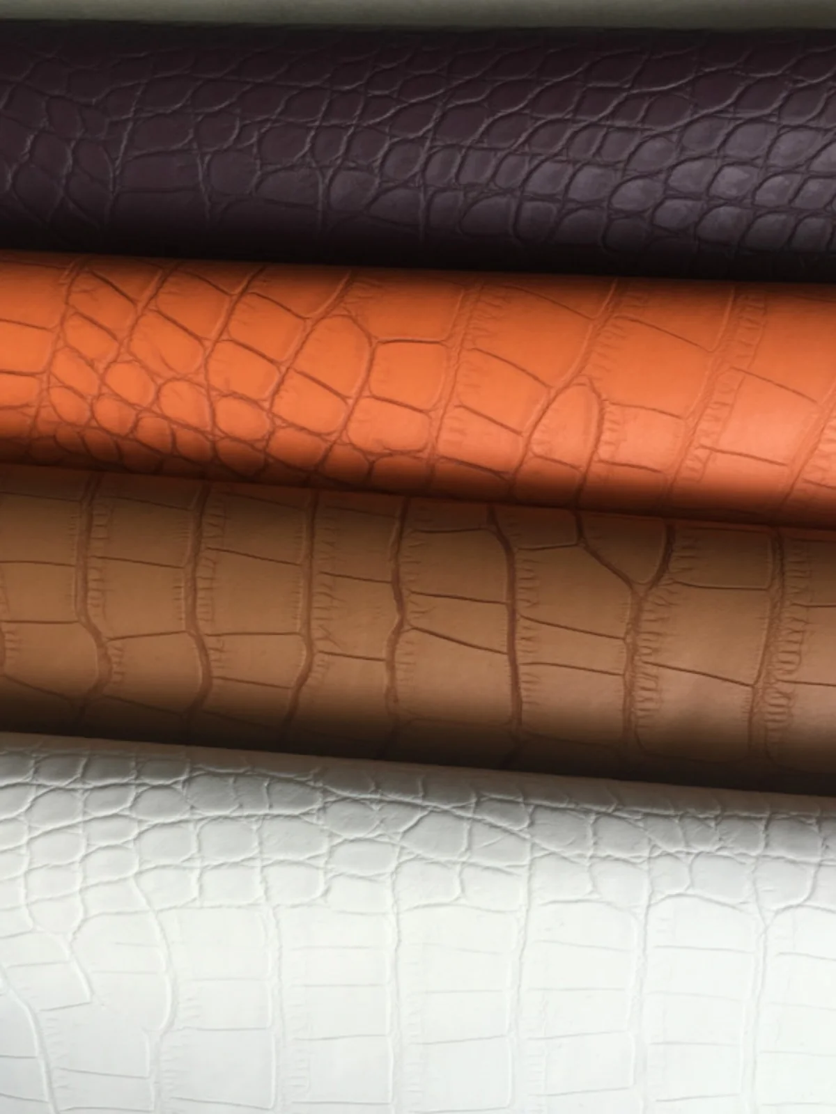 

Матовая искусственная кожа с крокодиловым узором для обивки диванов, мягкая и жесткая, имитация кожи, материал для рукоделия и DIY