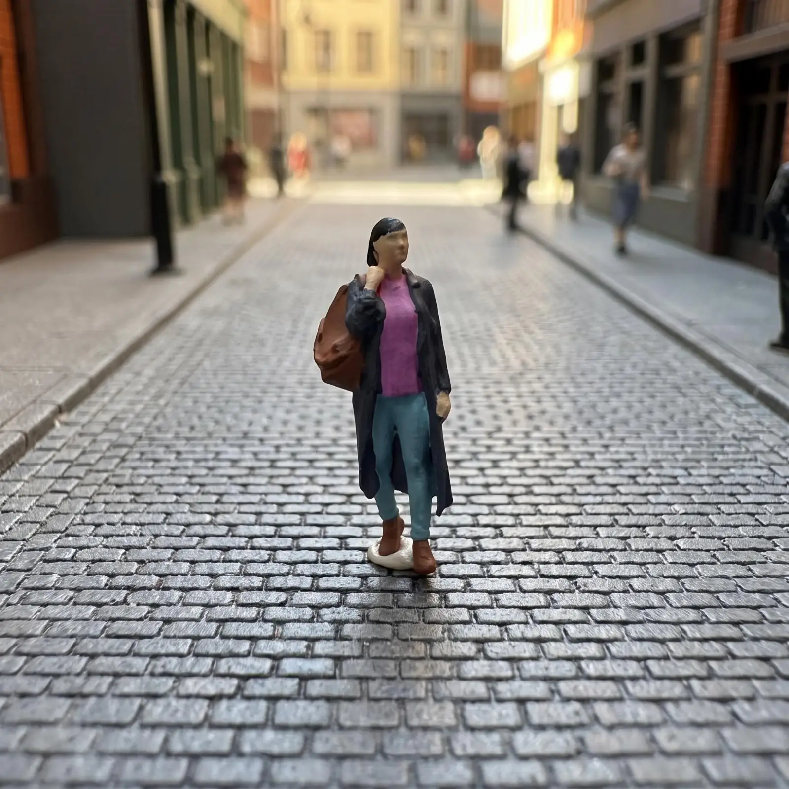 Miniature Woman Figurine Resin 1/64 Scale Model Person Coloured for Collectors