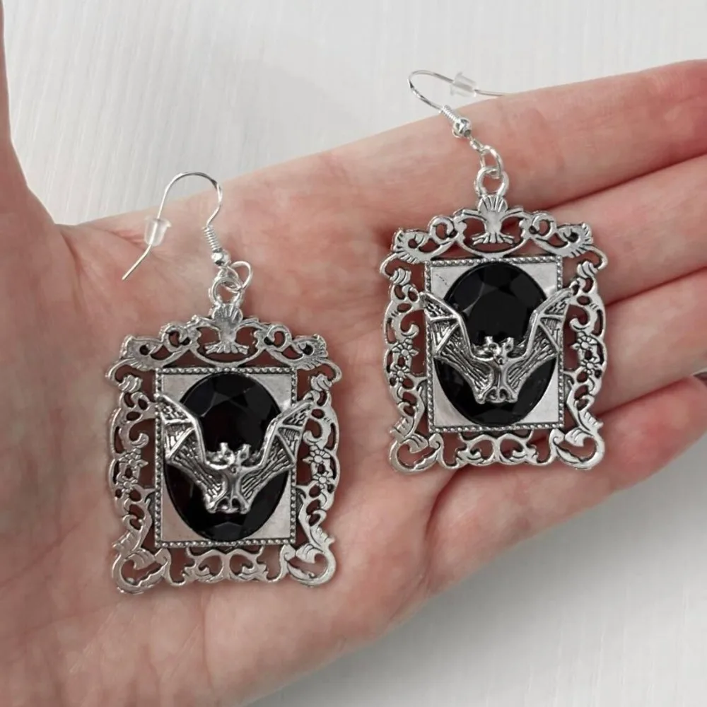 Gothic Bat Frame Black Crystal Dangle Earrings for Women Retro Victorian Vampire Witch Drop Earrings Halloween Aesthetic Jewelry