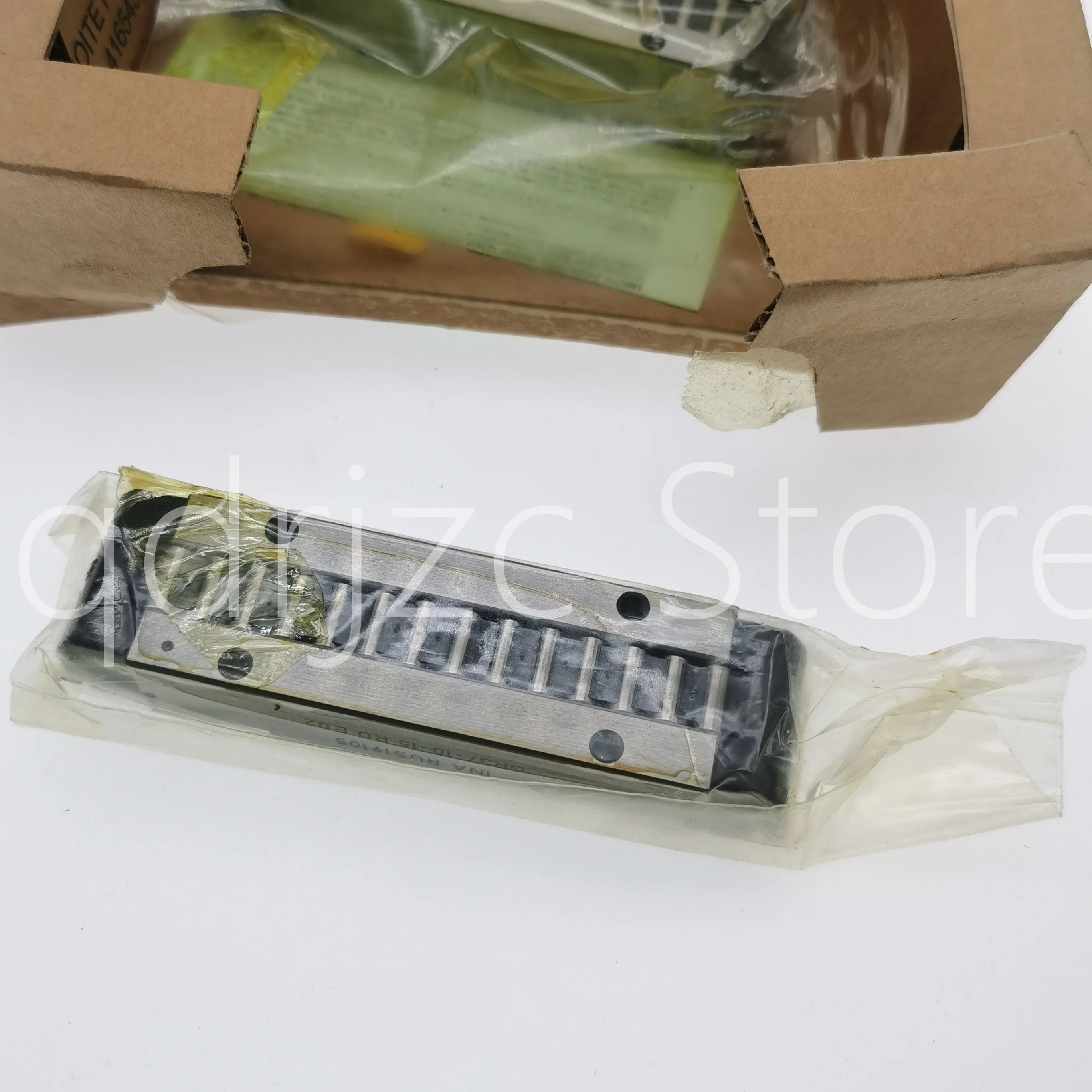 

（A box of 2） linear roller slider RUS19105-GR3/-10-15