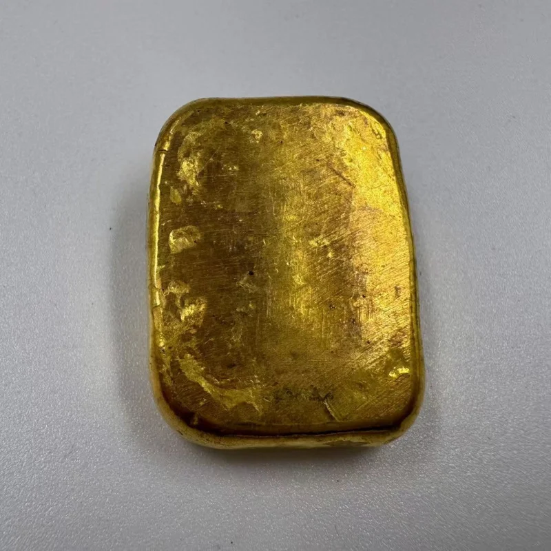 Small yellow fish, ancient bars, , ingots, blocks, bricks, gold coins, brass ornaments, decorative item