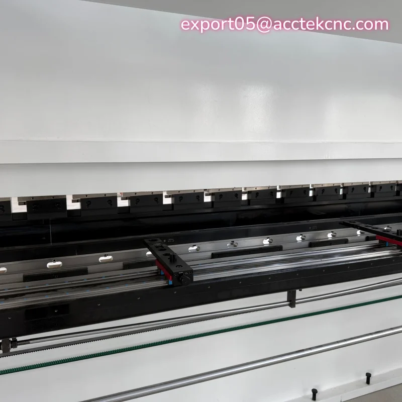 Factory Direct 63T 2500mm CNC Hydraulic Press Brake Precision Metal Sheet Bending Machine for Stainless Steel