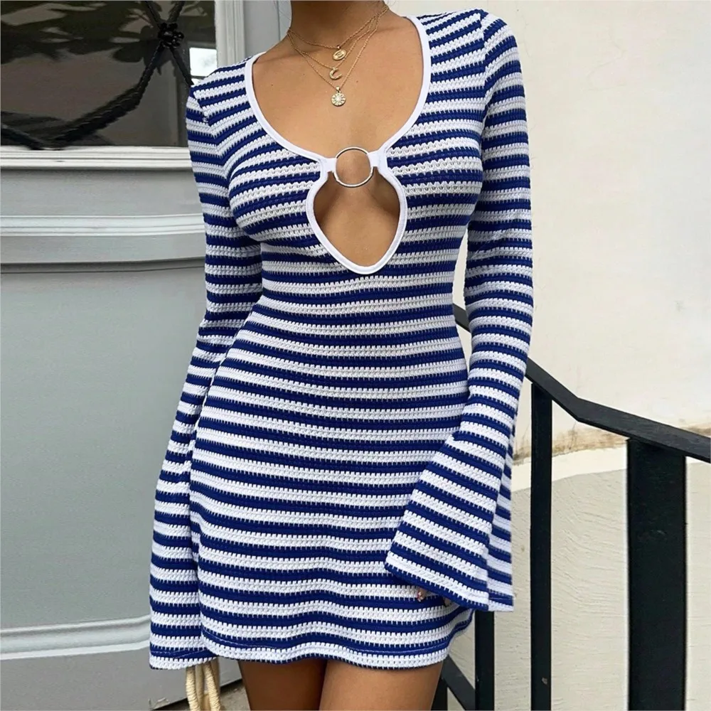 Abito da donna a righe con maniche a campana vuote slim fit Stile semplice Temperamento a contrasto Abiti dal taglio basso Scava fuori Casual alla moda