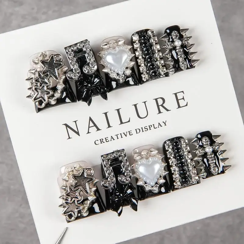 Punk Rivet Star Rhinestone Press On Nails Medium Coffin Fake Nails Black Silver 3D Metal Charm False Nail Tips Women Gothic Part