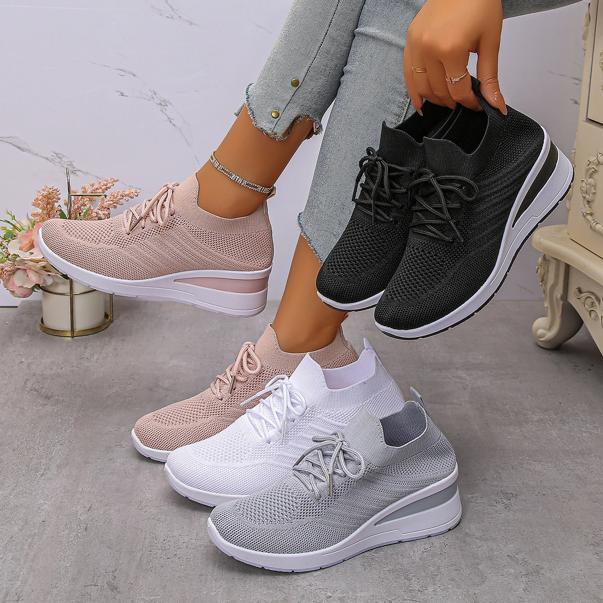 Knit Fabric Lace Up Sneakers - 春/秋の女性のレースアップウェッジスニーカーファッションメッシュ通気性ニットノンスリップウォーキングシューズザパトスデムジェプラスサイズ43
