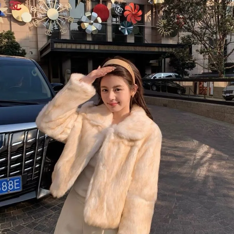 Premium two-color rabbit fur jacket women's short 2025 autumn and winter new lapel fur integrated real fur top