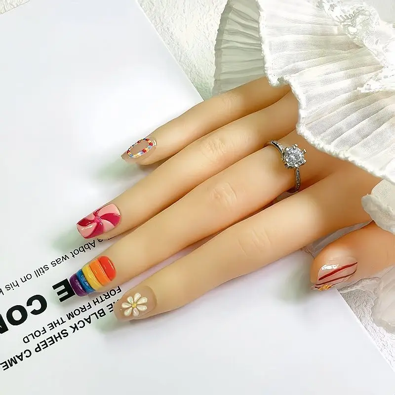 10 szt. Słodkie Krótkie Kwadratowe Sztuczne Paznokcie Kolor Kwiat Ręcznie Robione Paznokcie Dociskane Francuskie Pełne Pokrycie Wielokrotnego Użytku Ozdobione Sztuczne Końcówki Paznokci