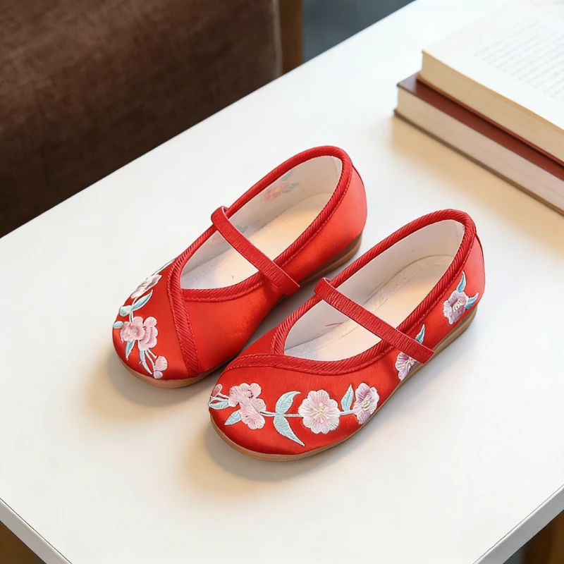

Традиционные вышитые туфли для девочек, китайские праздничные модные детские туфли в стиле принцессы Ханьфу, мягкая нескользящая подошва, детские туфли на плоской подошве