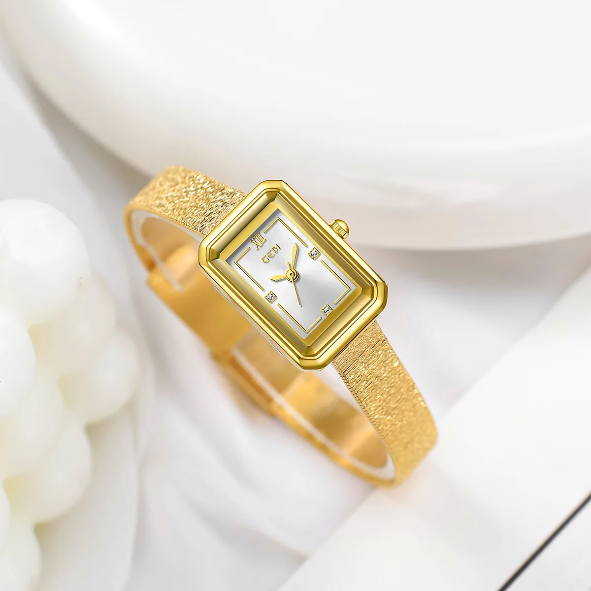 UTHAI 82015 CQ501 New High Beauty Small Square Student Watch Exquisite and High Grade Women's Watch Waterproof Quartz Watch