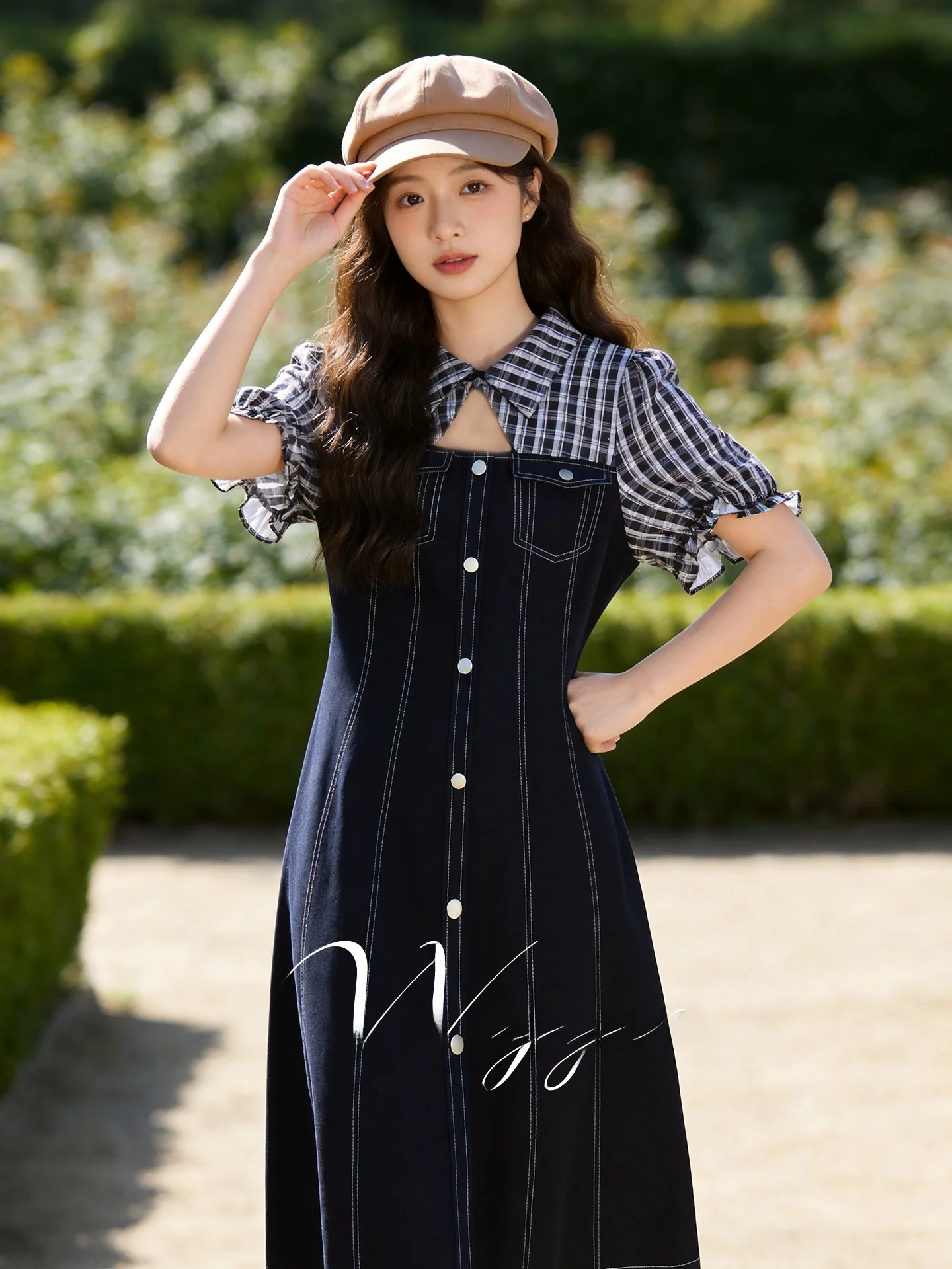 

Потрясающее платье больших размеров в винтажном стиле с клетчатыми вставками и джинсовой юбкой, А-силуэт, высокая талия, короткий рукав, средней длины, повседневное, комфорное.