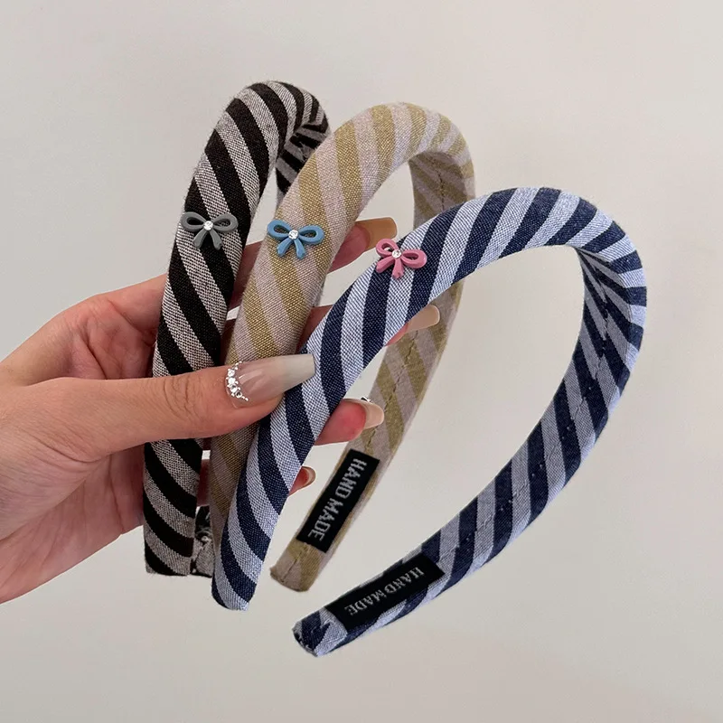 

Корейские аксессуары для волос, повязка на голову для женщин и девочек, обруч с бантом для йоги, головной убор, дизайнерский популярный макияж 2025 года, новый подарок для взрослых