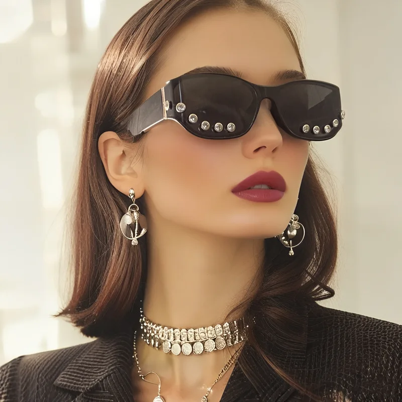 

New Fashion Punk Black Frame Rhinestone Irregular Inlaid Sunglasses Best Friend Photo Men Women Cool Party Outdoor Sunglasses