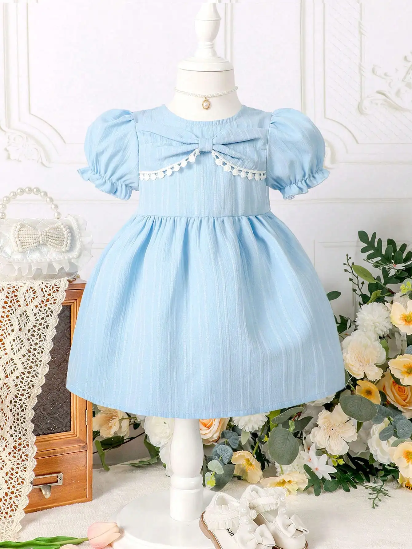 Baby summer fashion sweet elegant comfortable breathable dress.