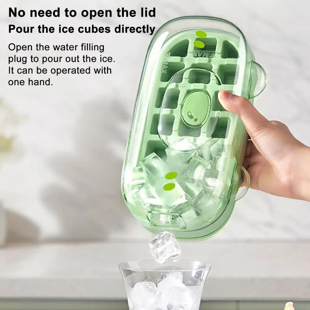 

Bear-shaped Ice Mold Easy Ice Cube Tray Portable Ice Cube Mold Water Bottle with Lid Zero Touch Press for Travel for Freezer