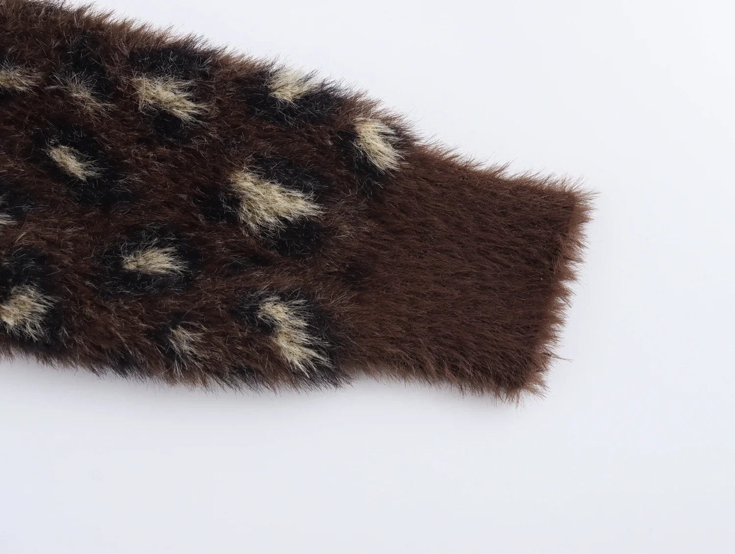 Cárdigan de punto con cuello redondo de Jacquard de piel Artificial que exude una atmósfera perezosa sin perder suuten y encanto