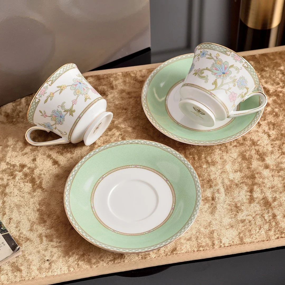 Japanese-style Cherry Blossom Ceramic Double Coffee Cup and Saucer Set 200ml High-end Bone China Black Tea Cup Tea Set Gift Box