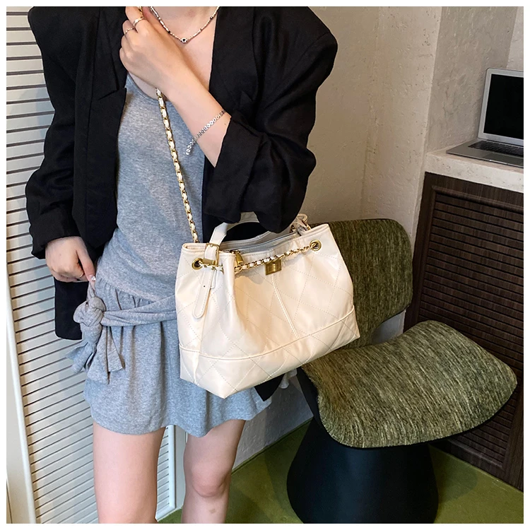 

Stylish Designer Crossbody Bag for Women Luxury Vintage Leather Tote Minimalist Elegant Handbag Chic Casual Letter Logo