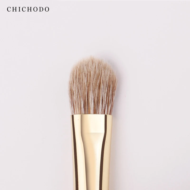 CHICHOD Luxury Makeup Brush Large Eyeshadow Brush High Quality Soft Brush Made of Animal Hair- Red Rose Series 002