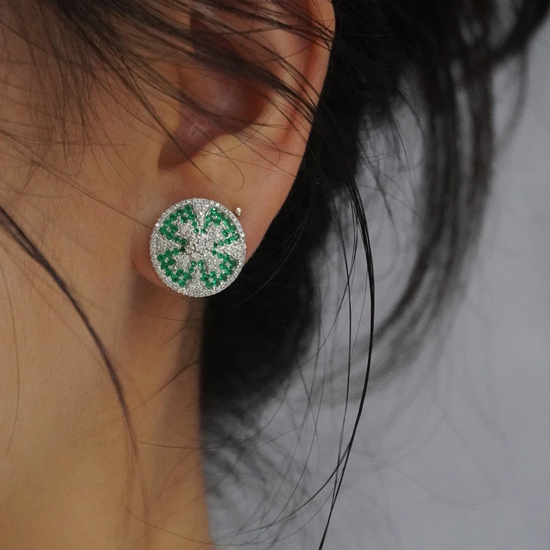 Aazuo Luxury Jewelry 18K White Gold Natural Emerald Cross Shape Round Stud Earrings gifted for Women Engagement Wedding Party