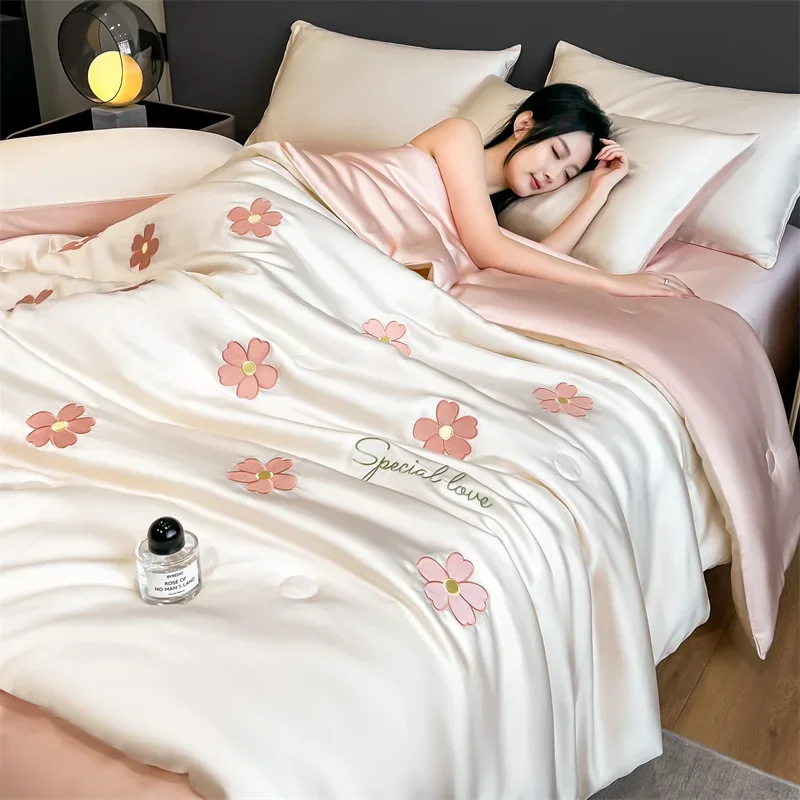 Luxury Ice Silk Cooling Air Condition Comforter Flower Embroidered Breathable Summer Quilt for Bed Soft Lightweight Cold Blanket