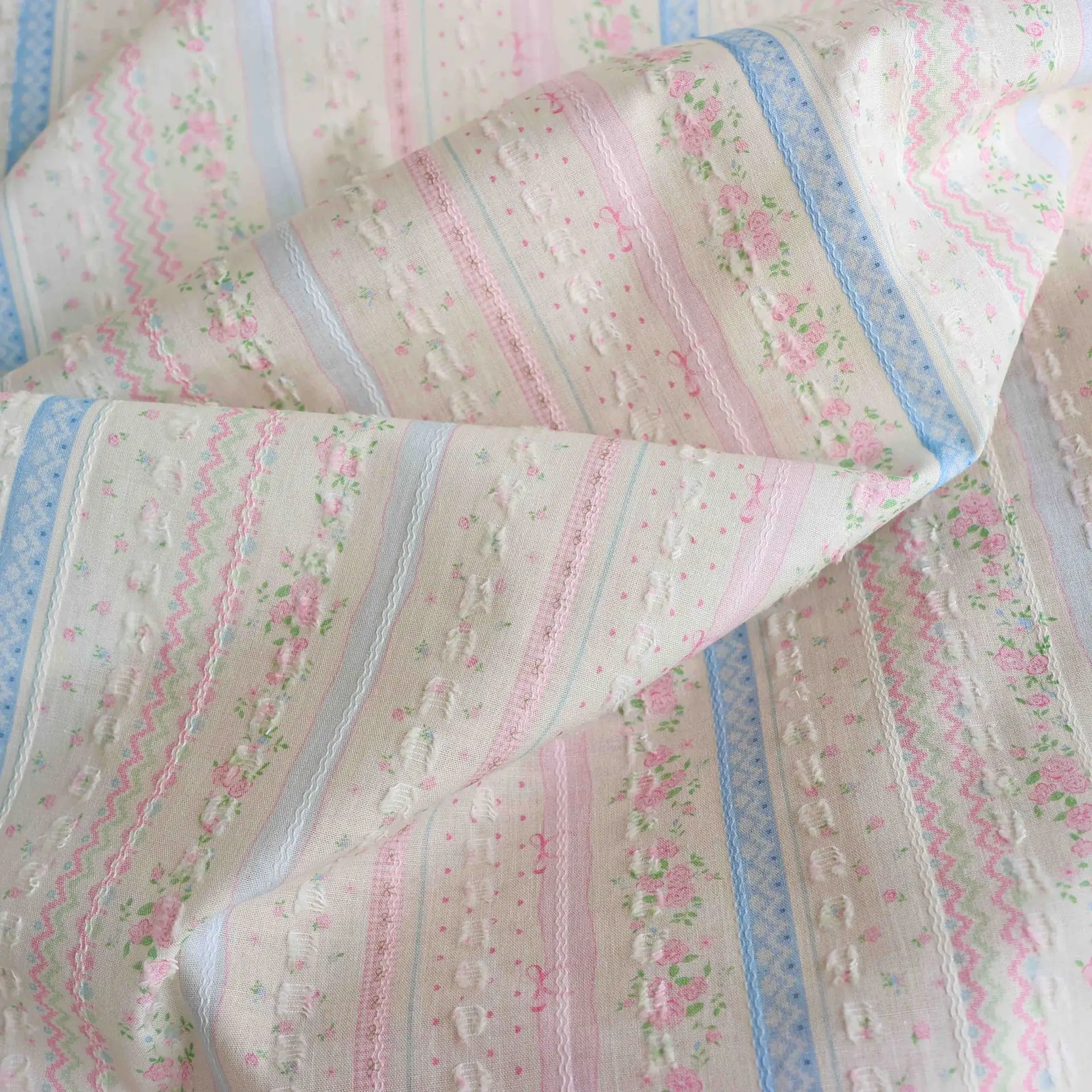 145x50cm Ethnischer Stil Kleines Blumenmuster 100% Baumwolle Gestreifter Jacquard-Stoff für Kinderkleidung Vorhänge Heim-DIY Nähen Handwerk – Detail 2