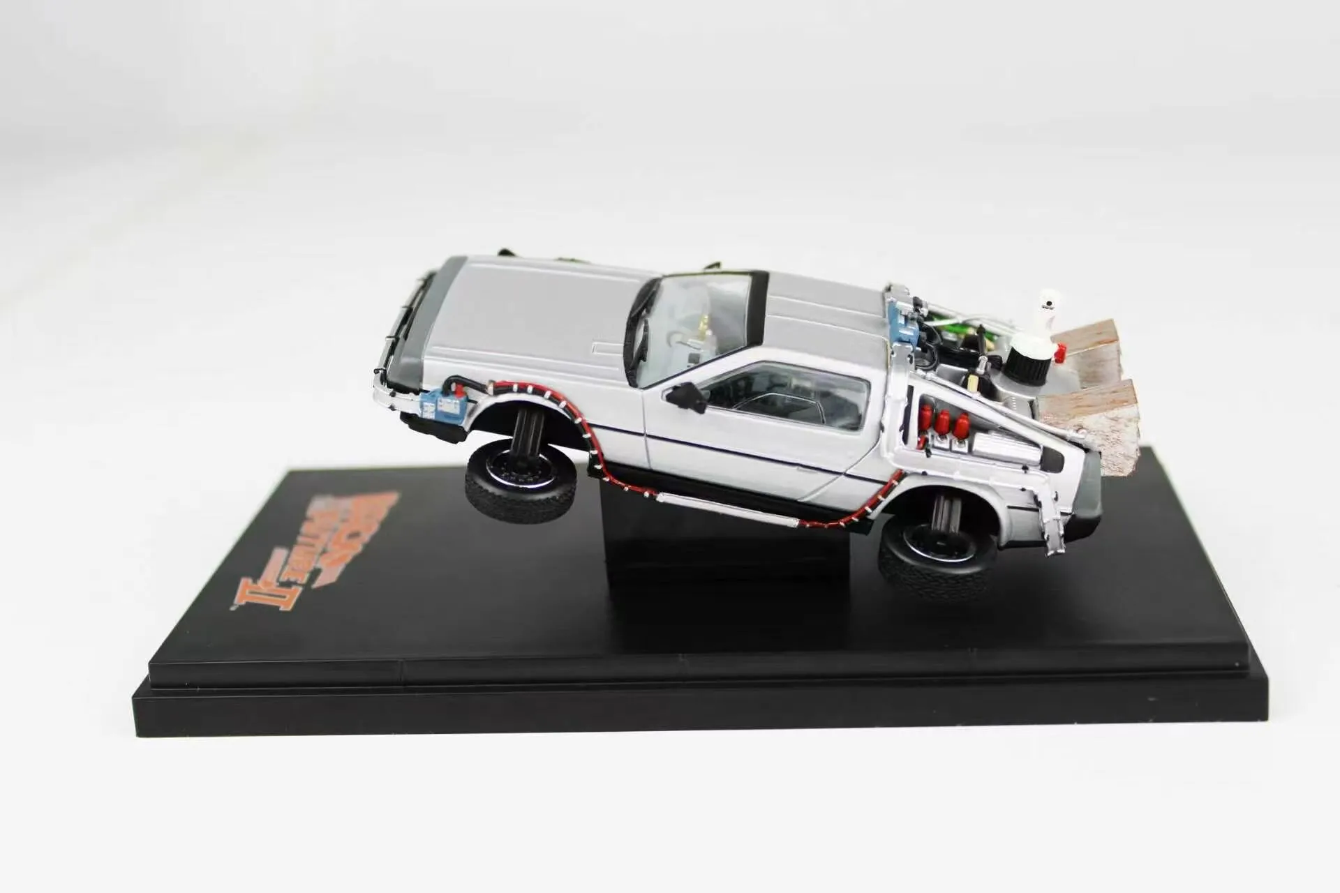 Pre-sale Zincit Model Classic 1:43 Back To The Future Part 2 Flying Version Time Machine Alloy Diecast Model Car Collectible