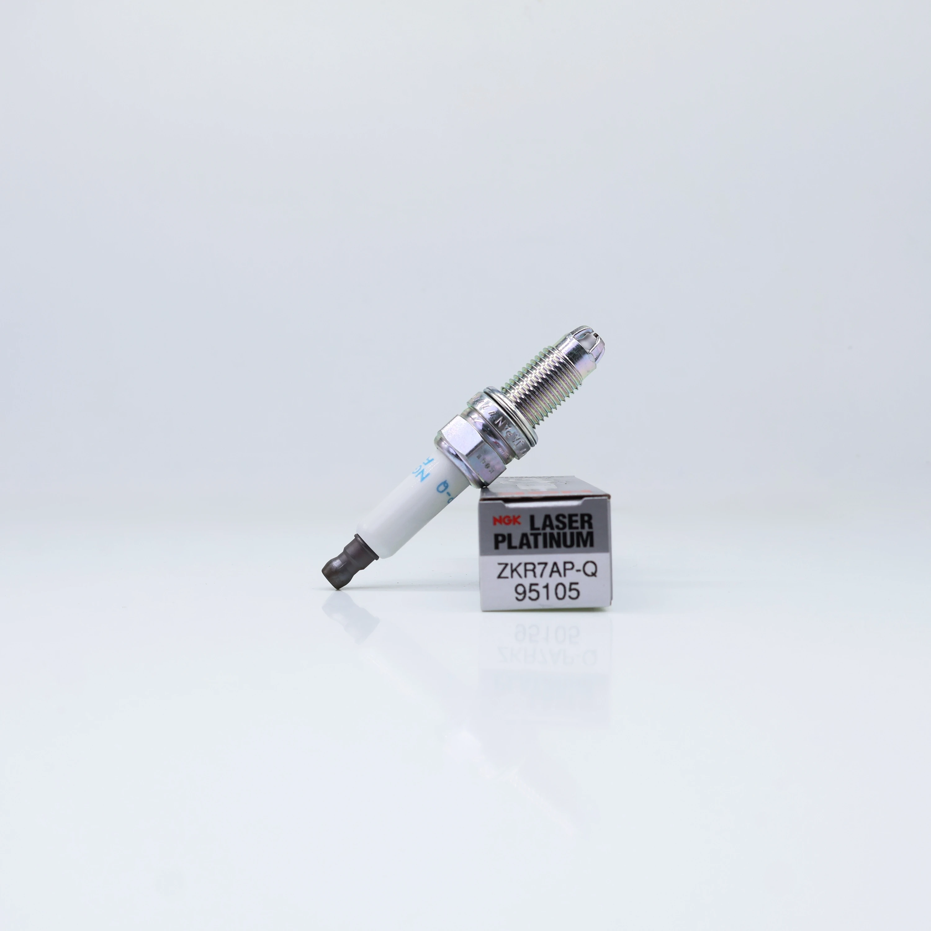 NGK Laser Platinum Spark Plug ZKR7AP-Q 95105 Genuine for Cayenne 3.2 Touareg 3.2 OEM:101905606