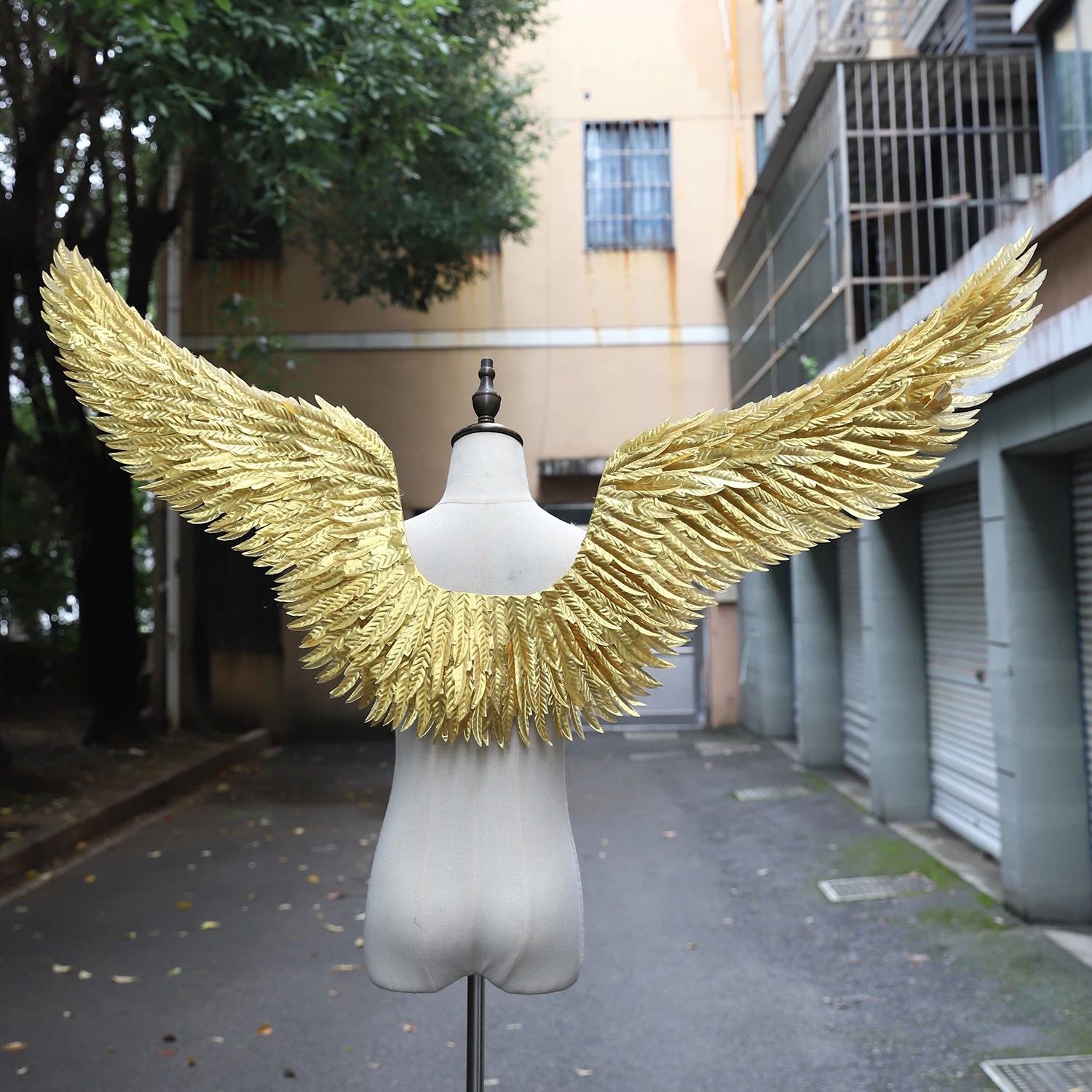 Golden Angel Simulation Feather Wings Cosplay Props Demon Studio Shooting Photo Model Catwalk Performance Accessories