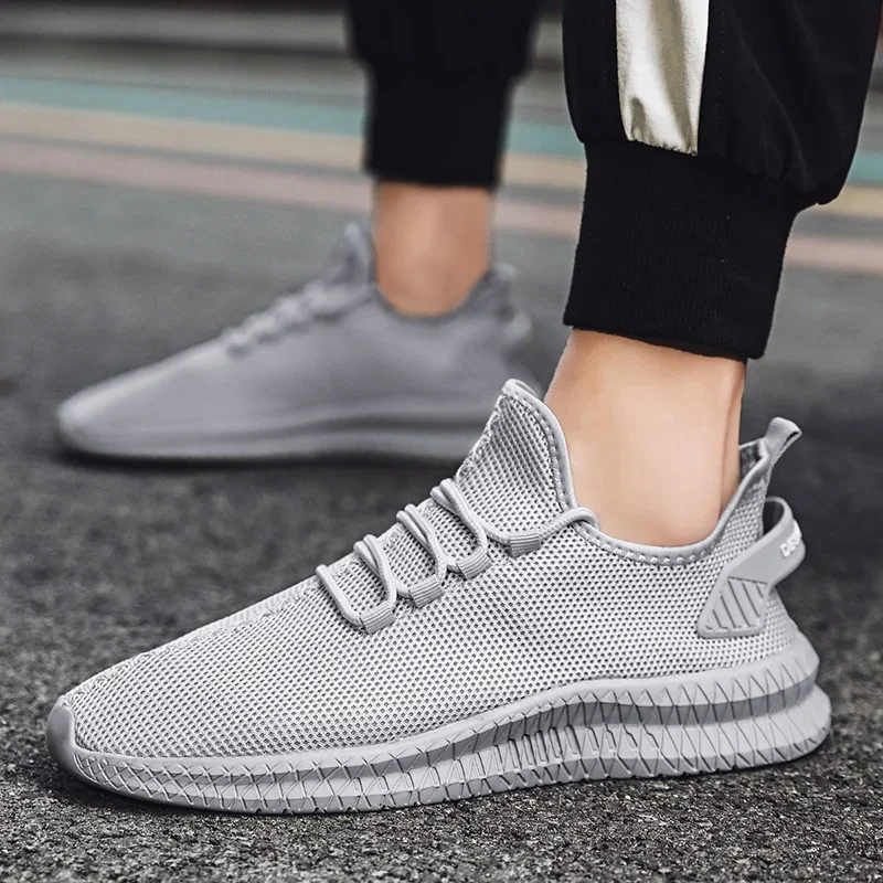 39-47 Ademende loopschoenen voor heren Lichtgewicht vrijetijdsschoenen voor heren Flexibele mannelijke gevulkaniseerde schoenen Platform antislip sneakers