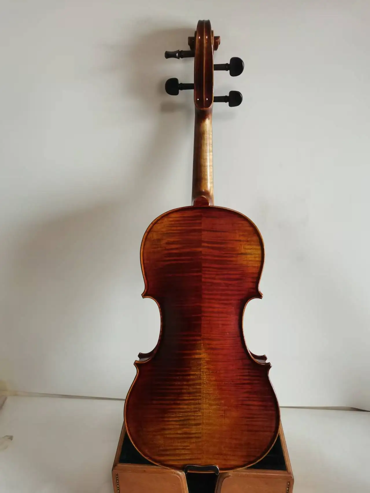 

Top grade Violin 4/4 Size solid flamed maple back old spruce top hand carved made