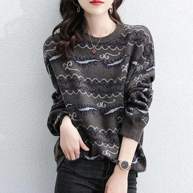 New Autumn and Winter Fashion Versatile Jacquard Slim Round Neck Loose Temperament Reduced Age Casual Knitted Women\'s Sweater