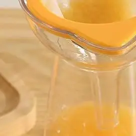 

Инновационный фильтр-воронка 2-в-1: съемный фильтр для сока с ручкой для фильтрации масла, молока и кофе.