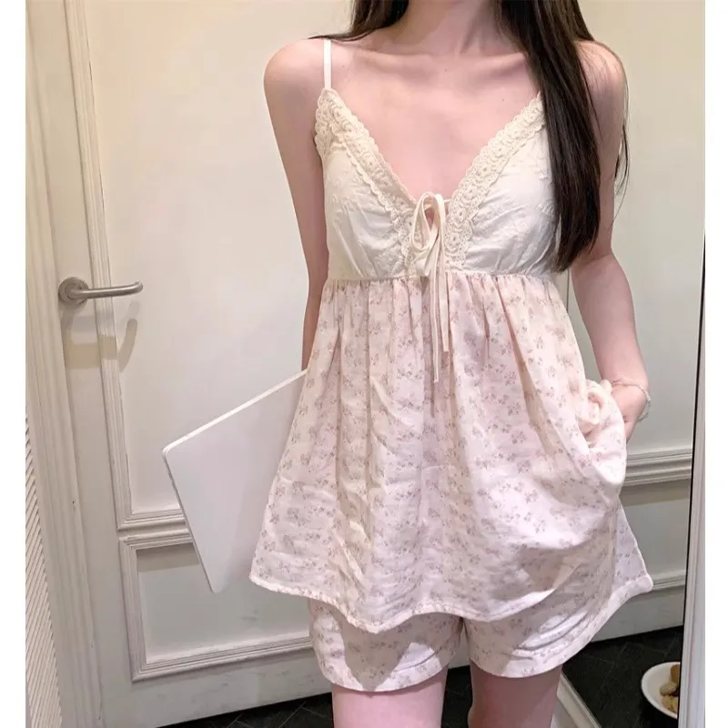 Women's Summer Sweet Small Floral V-Neck Lace Small Lace Short Sleeve Cloud Cotton Cover with Chest Pad Suspender Pajamas