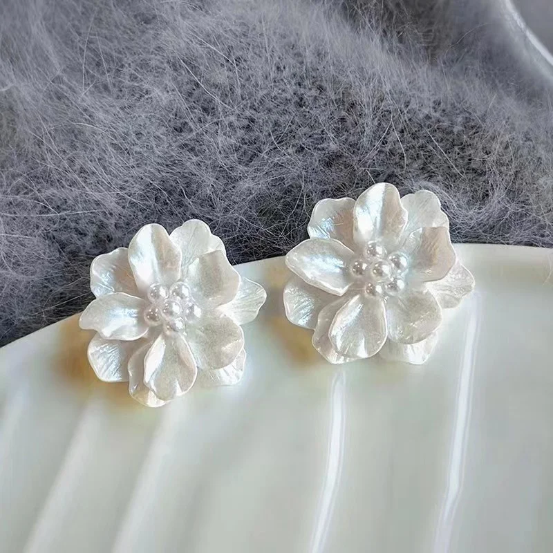 Adolph Trending Elegant Imitation Pearl White Flower Stud Earring For Women Korean Cheap Earring Fashion Jewelry Gifts 2024 New