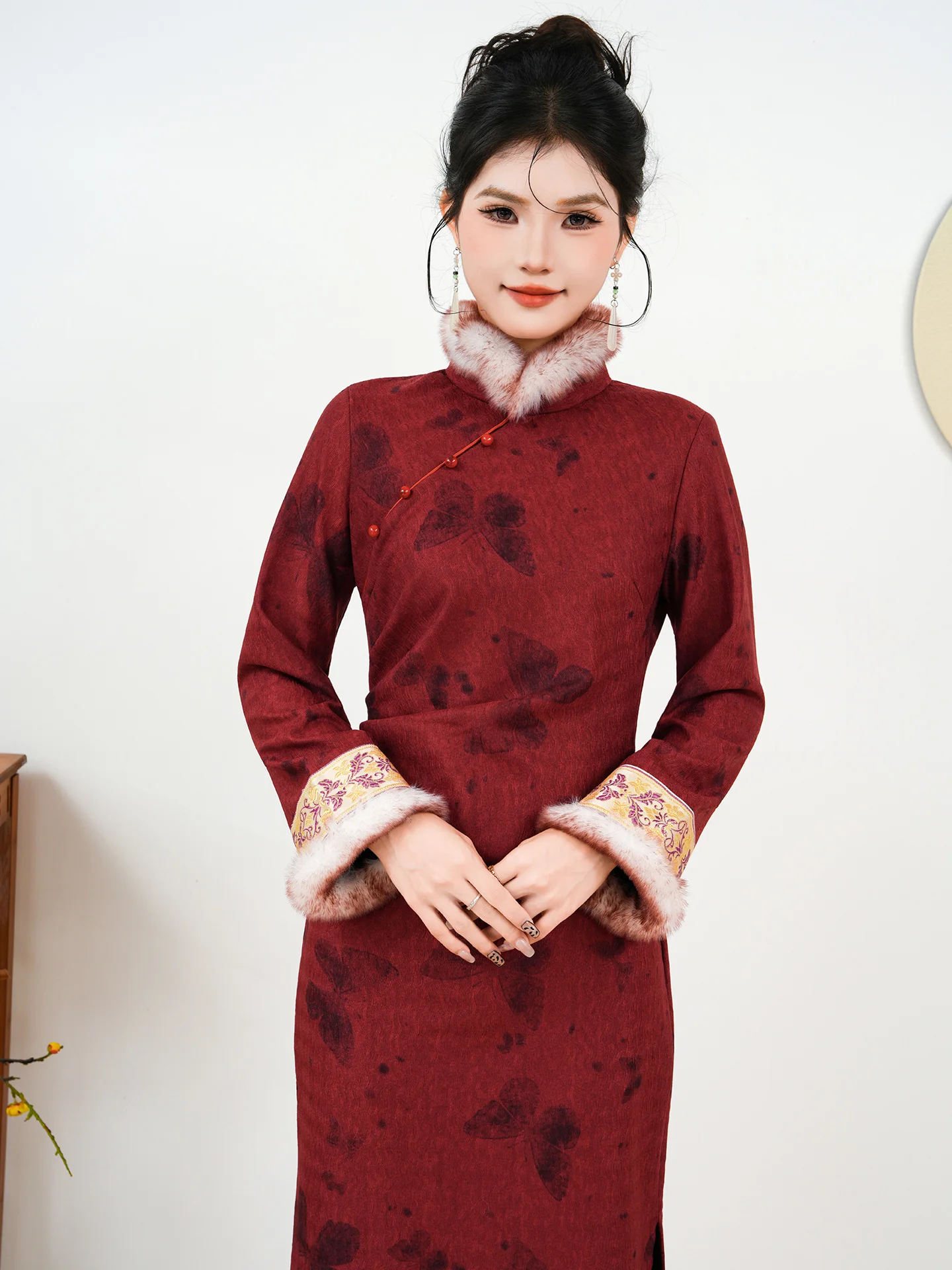 

2025 New Winter Women's Long Dr Fce Lined Traditional Chinese Sle Gown Enhanced Version Qipao Base Layer Ele Sens...