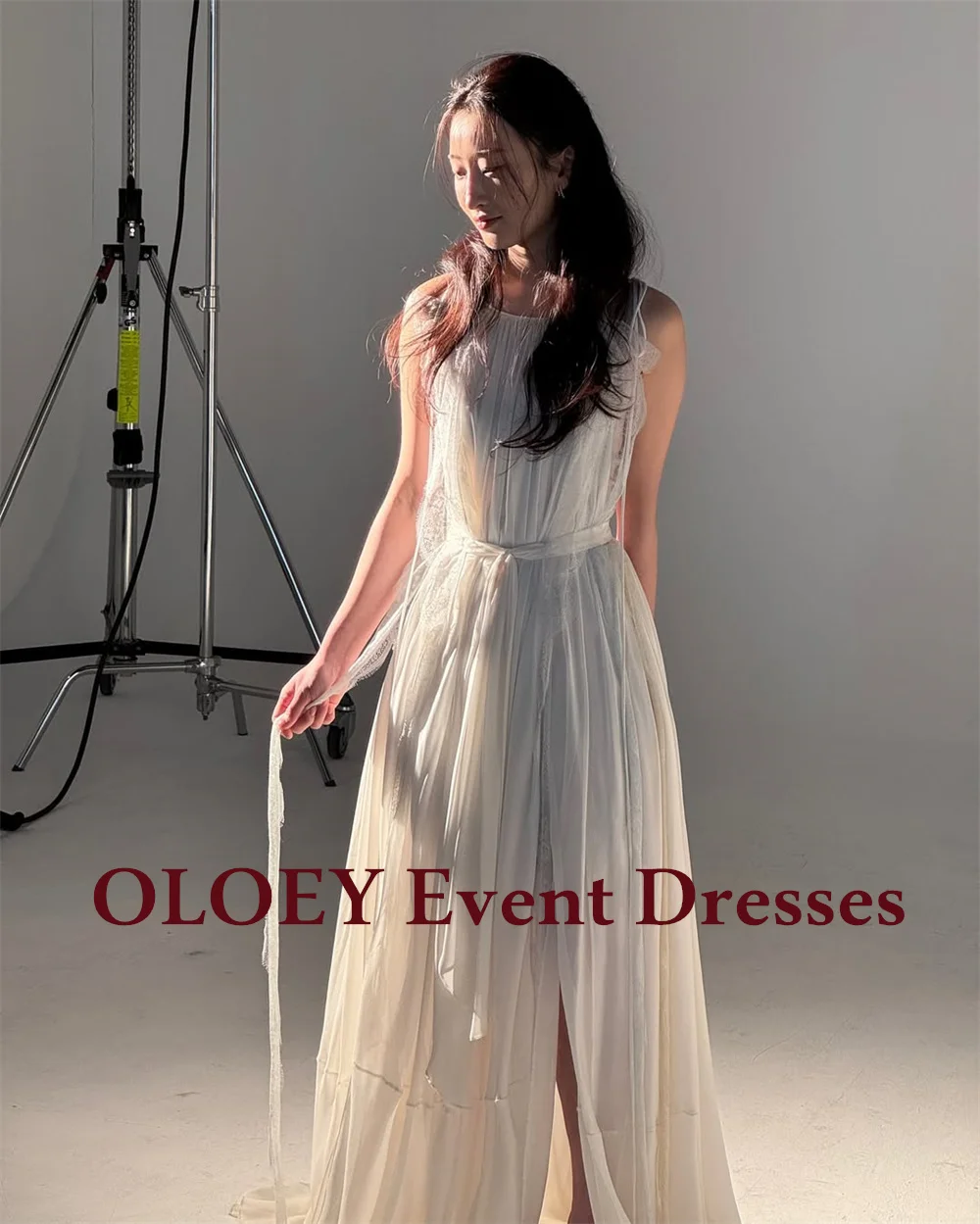 OLOEY Unique O Neck A Line Wedding Dress Korea Photo Shoot Pleated Asymmetrical Bridal Gown Sleeveless Floor Length Customized